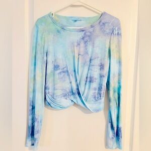 Socialite New Twist Knot Long Sleeve Crop Top.